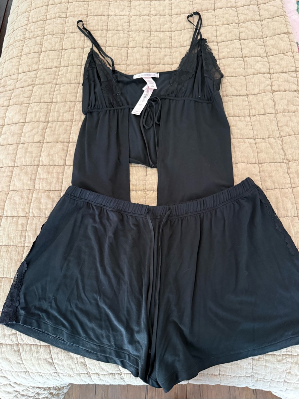 NWT Victoria’s Secret Black Lace-Trim Cami & Shorts Sleep Set